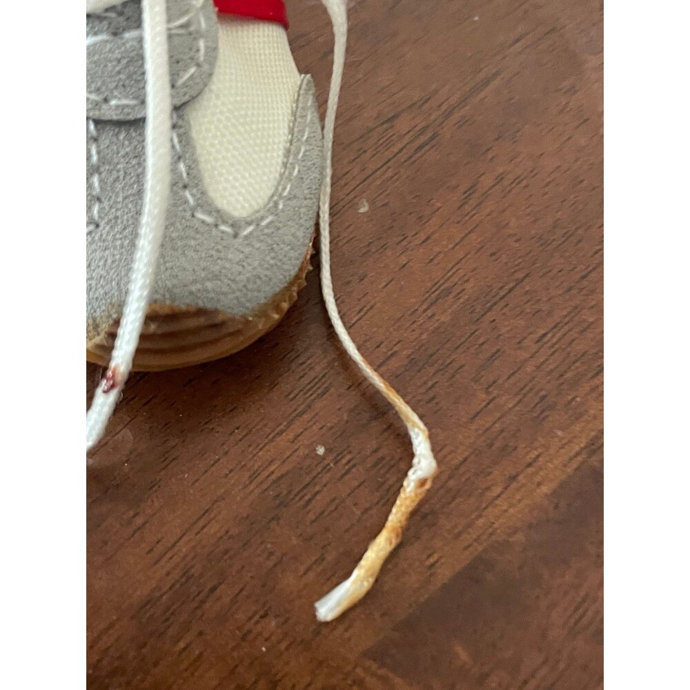Vintage miniature, Adidas, red and white tennis shoe collector. - Picture 4 of 11